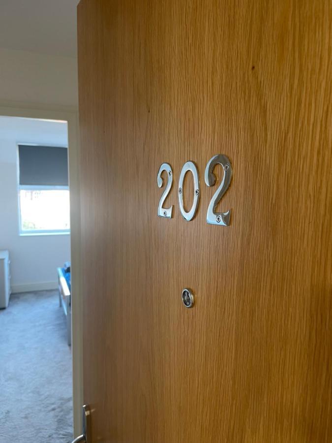 #0202 One Bedroom Serviced Apartment-Free Parking Derby Ngoại thất bức ảnh