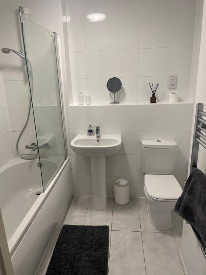 #0202 One Bedroom Serviced Apartment-Free Parking Derby Ngoại thất bức ảnh